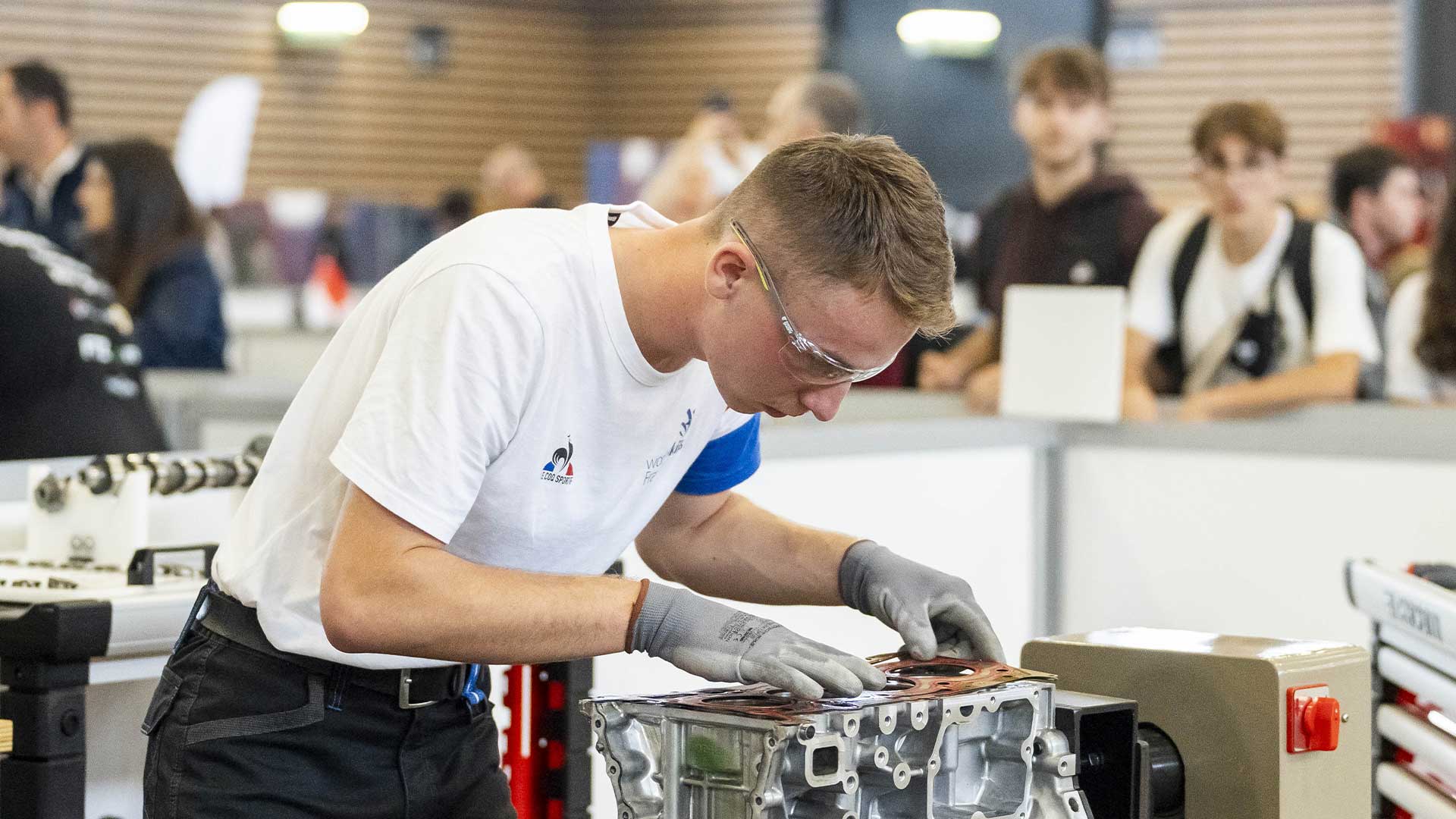 Dimitri Angly : médaillé d'excellence aux Worldskills 2024